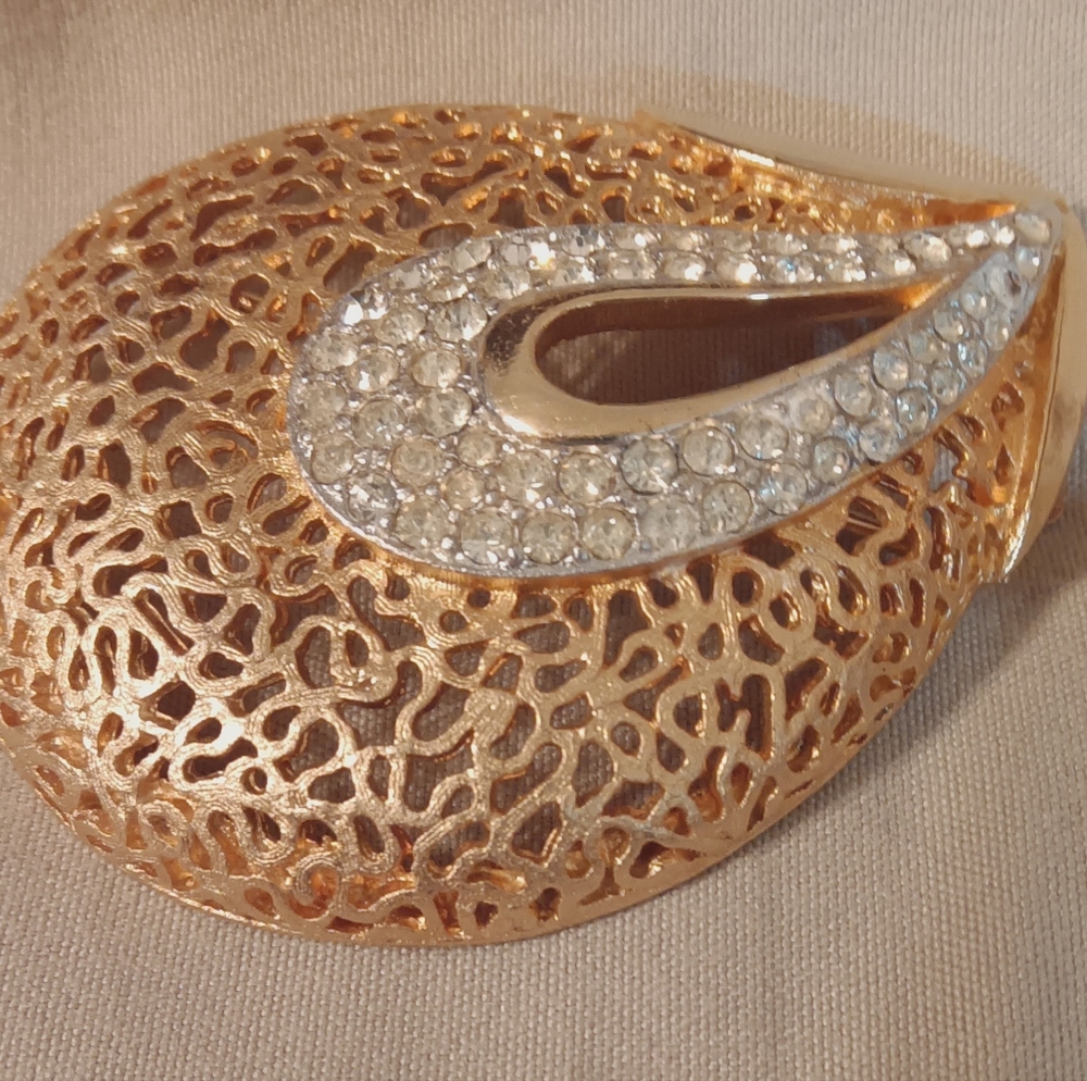 Vintage Corocraft Teardrop Brooch